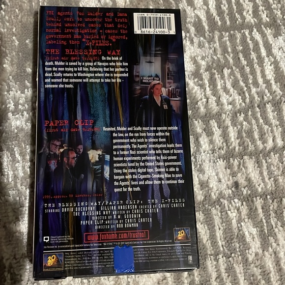 Box set for the X Files includes three VHS tapes. Digitally mastered. VGUC - Picture 9 of 11